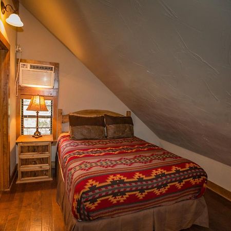 Nrs Event Center & Guest Ranch Hotel Decatur Buitenkant foto