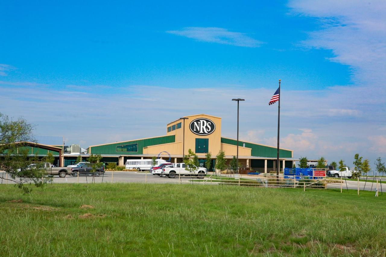 Nrs Event Center & Guest Ranch Hotel Decatur Buitenkant foto