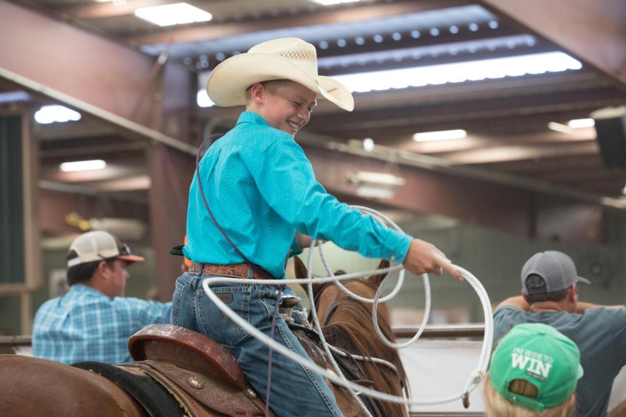 Nrs Event Center & Guest Ranch Hotel Decatur Buitenkant foto