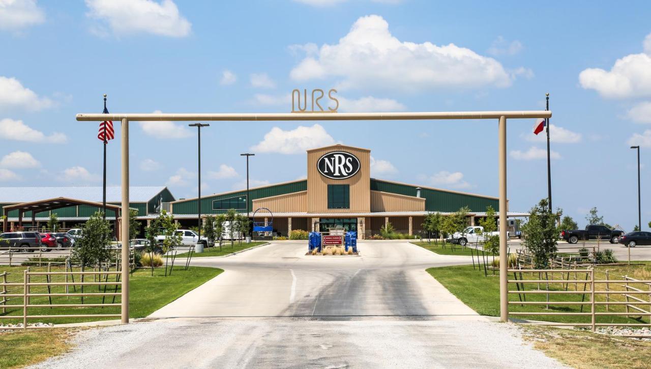 Nrs Event Center & Guest Ranch Hotel Decatur Buitenkant foto