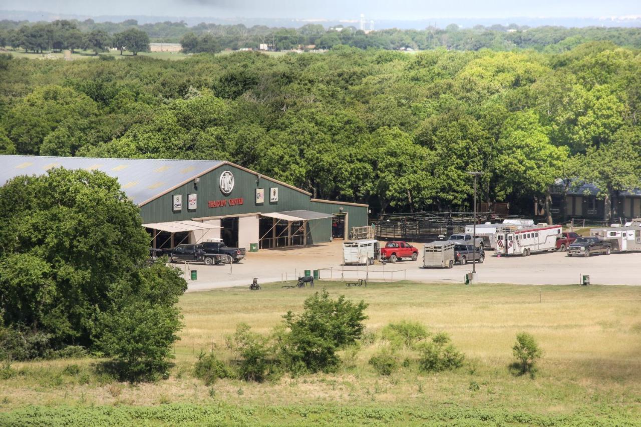 Nrs Event Center & Guest Ranch Hotel Decatur Buitenkant foto