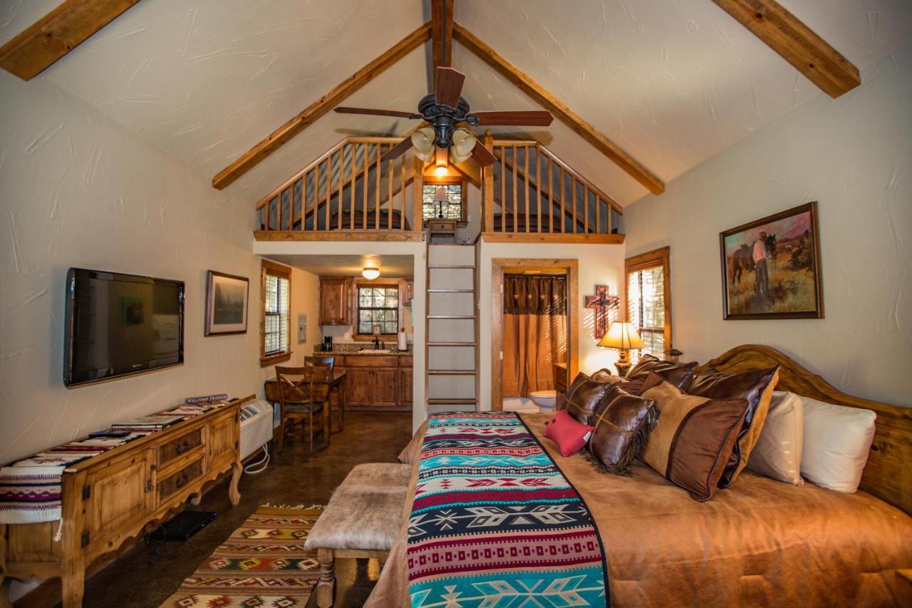 Nrs Event Center & Guest Ranch Hotel Decatur Buitenkant foto