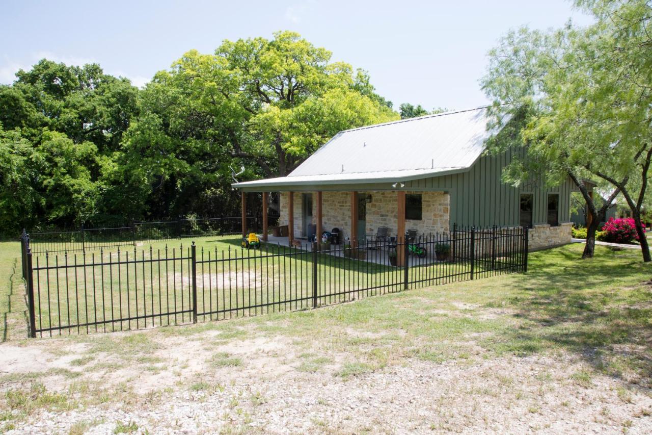 Nrs Event Center & Guest Ranch Hotel Decatur Buitenkant foto