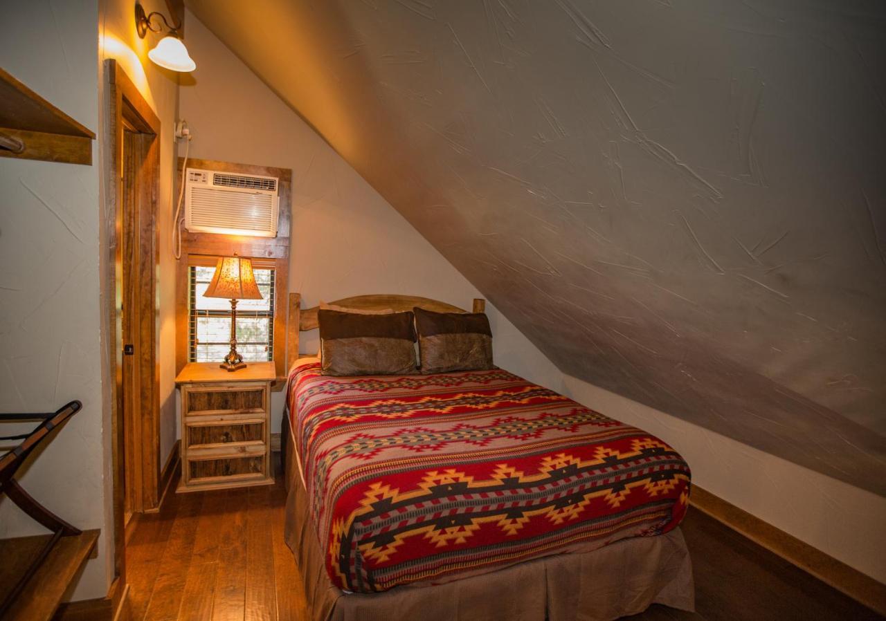 Nrs Event Center & Guest Ranch Hotel Decatur Buitenkant foto