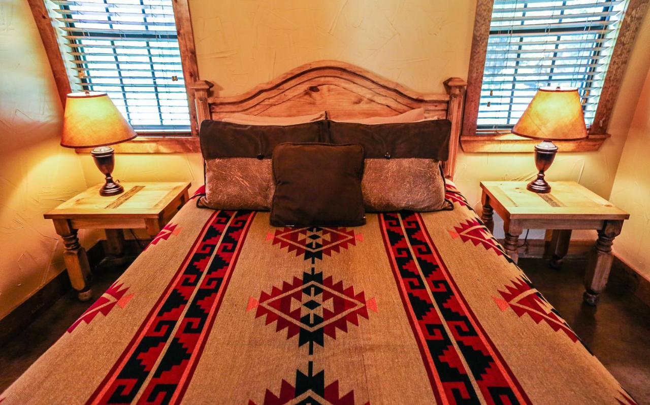 Nrs Event Center & Guest Ranch Hotel Decatur Buitenkant foto