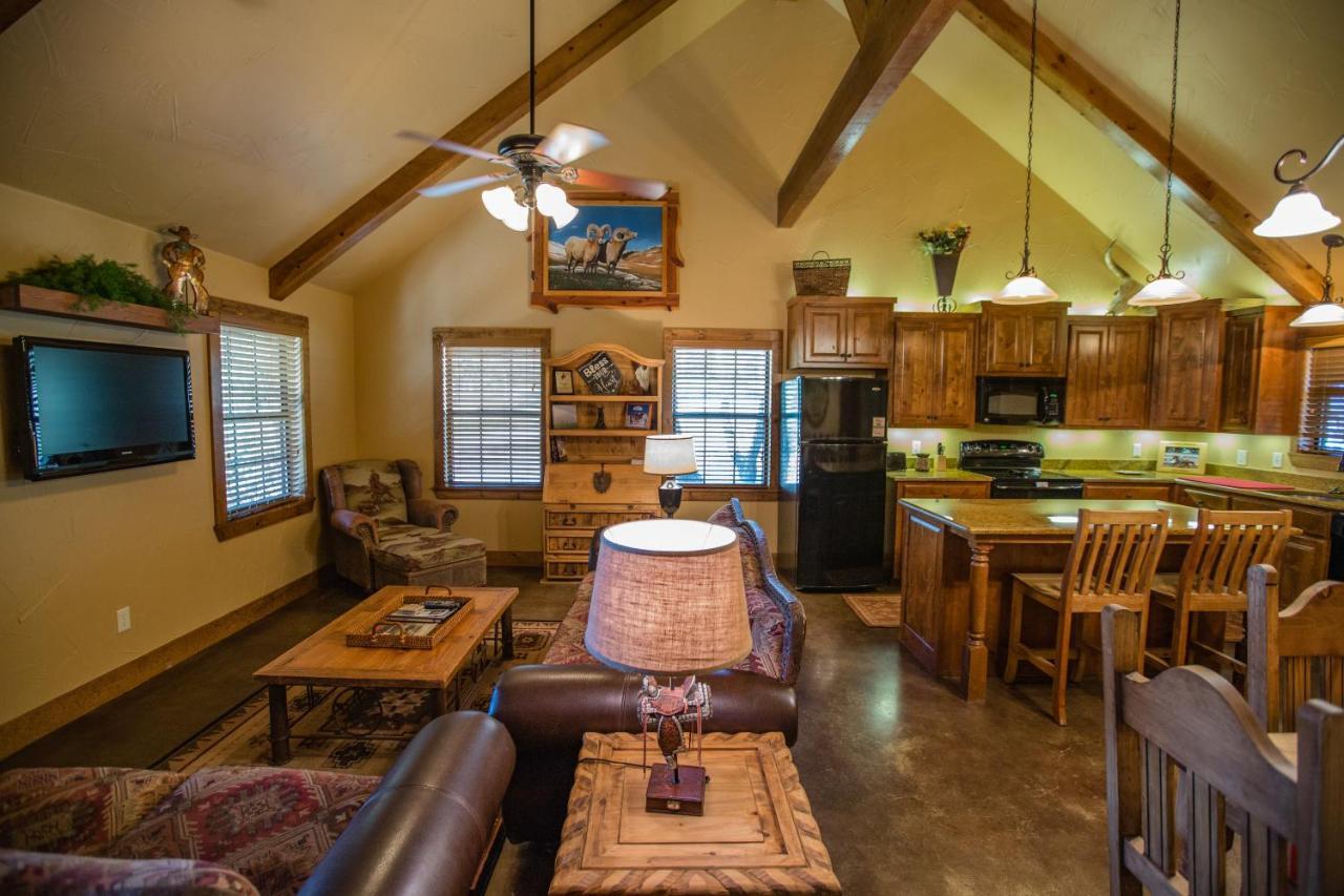 Nrs Event Center & Guest Ranch Hotel Decatur Buitenkant foto