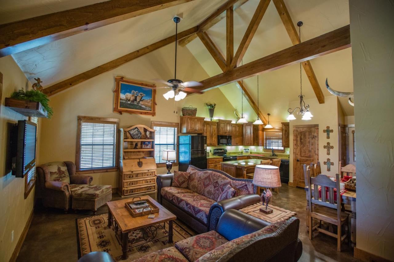 Nrs Event Center & Guest Ranch Hotel Decatur Buitenkant foto