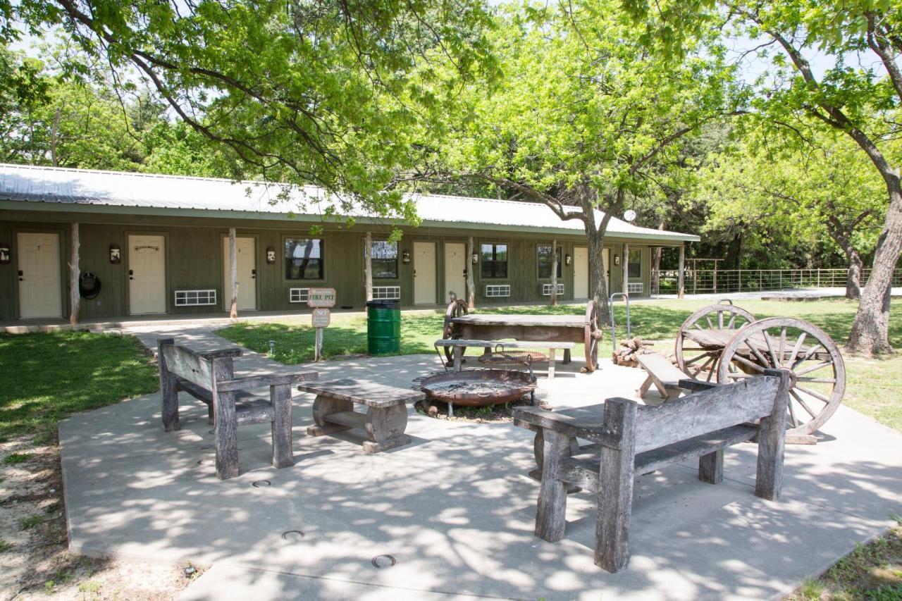 Nrs Event Center & Guest Ranch Hotel Decatur Buitenkant foto