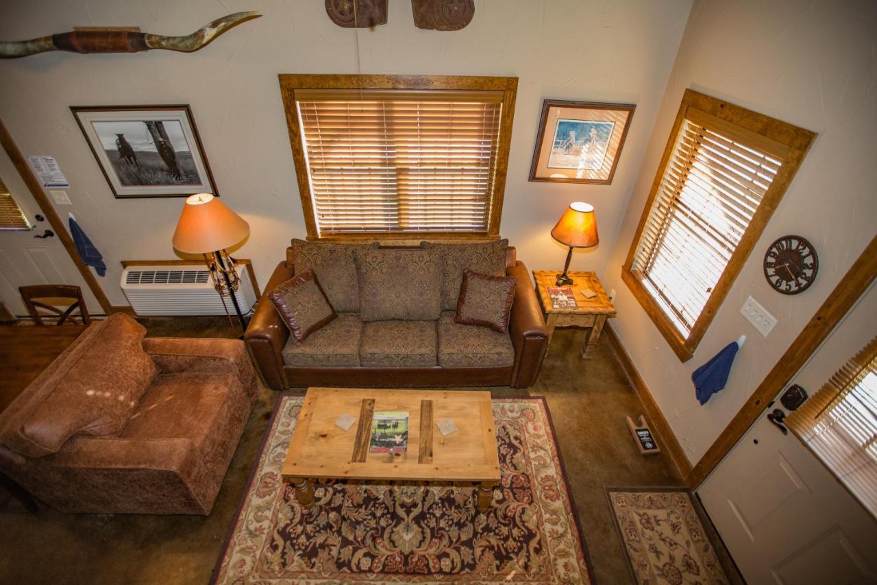 Nrs Event Center & Guest Ranch Hotel Decatur Buitenkant foto